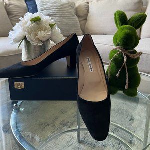 MANOLO BLAHNIK Okkatopla Suede Block-Heel Pump